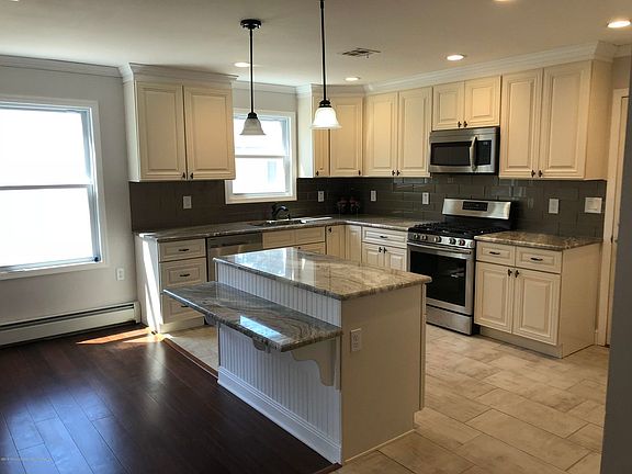 4th image of 14 Madera Ct