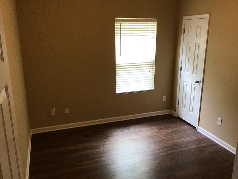 1045 Brookgreen Ln — Photo 9