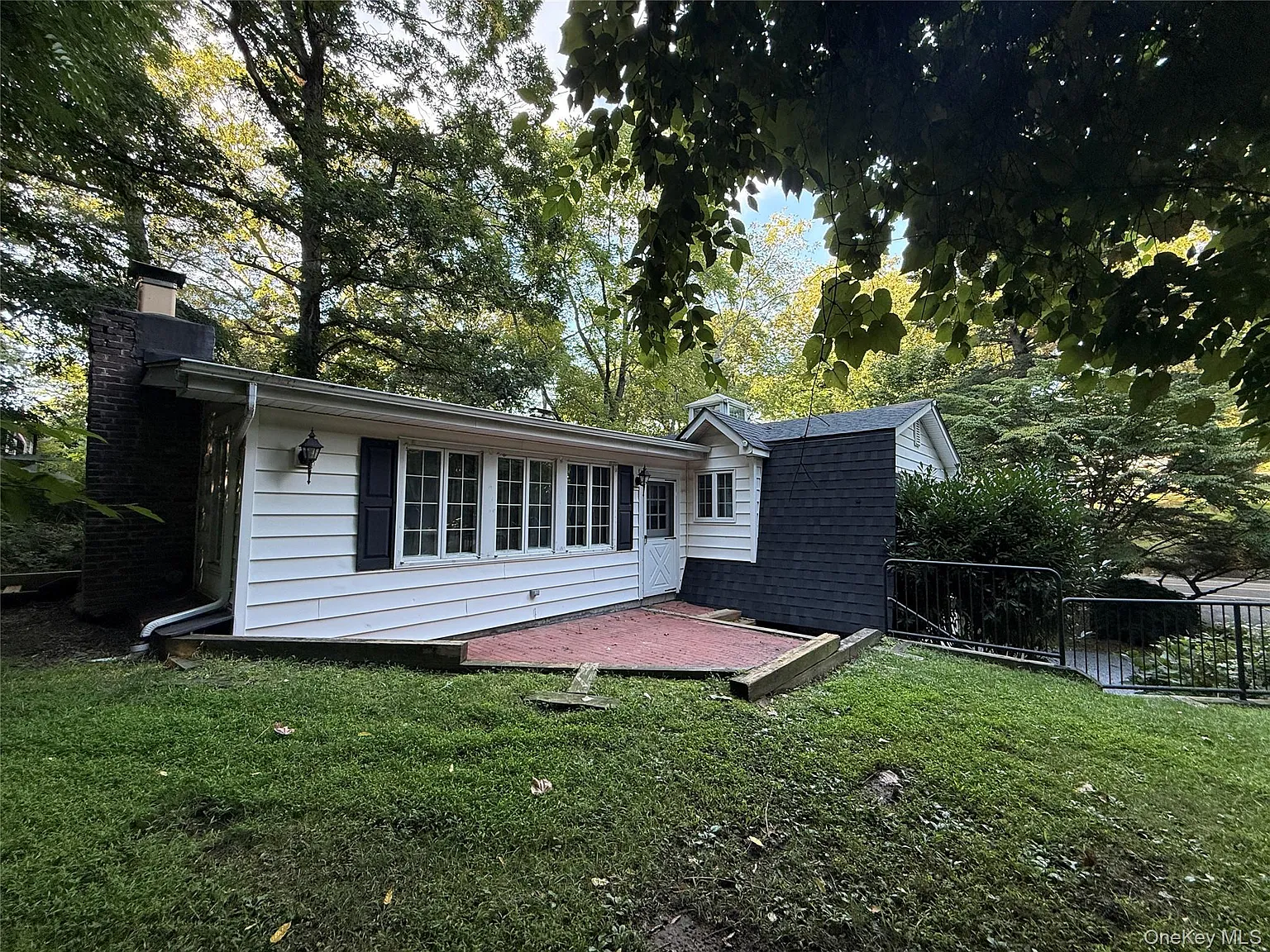 3 bed, 2.0 bath, 1600 sqft, $4,950 — Photo 3