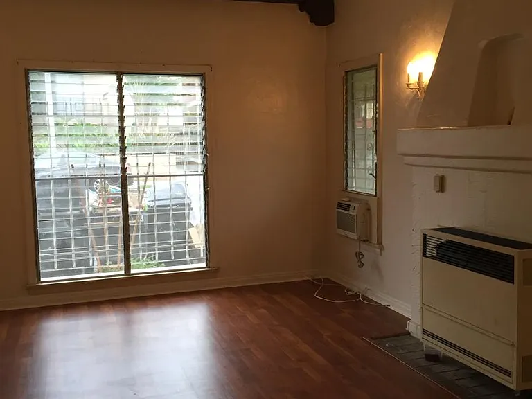 4658 Rosewood Ave #1 — Photo 5