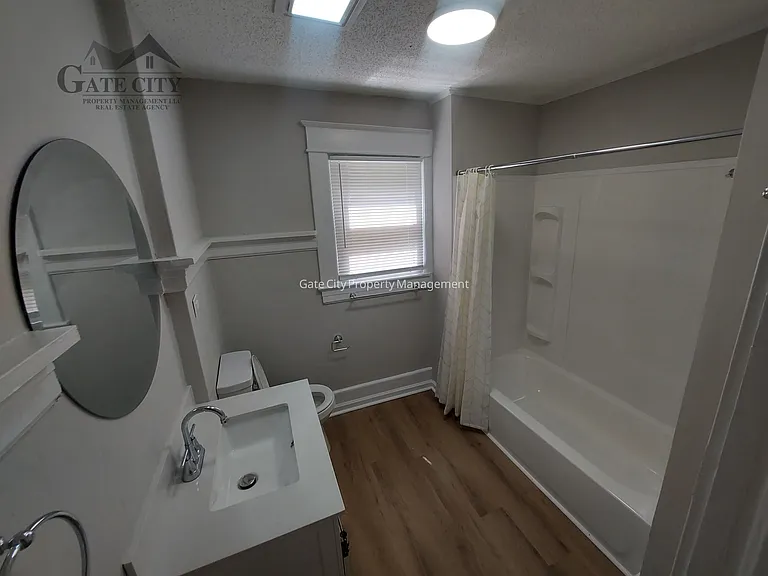 1105 Adams St — Photo 17