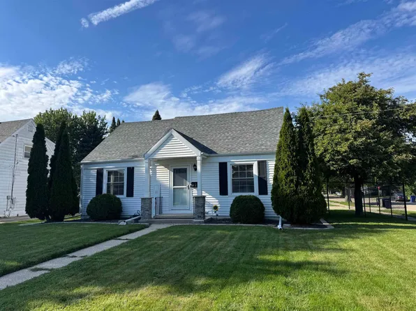 921 Benton Ave, Janesville, WI 53545