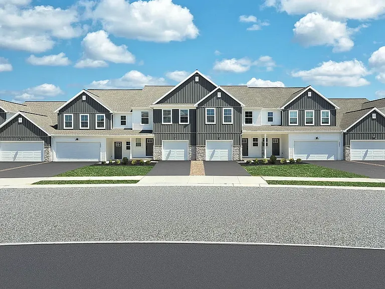 7884 Briarwood Dr — Photo 1