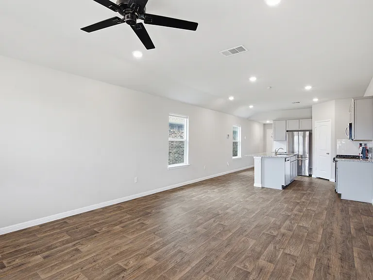 103 Hamilton Pool Ln — Photo 6