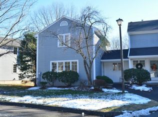 12 Willow Brook Dr #12, Glastonbury, CT 06033