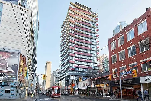 215 Queen St W #606 Photo 1