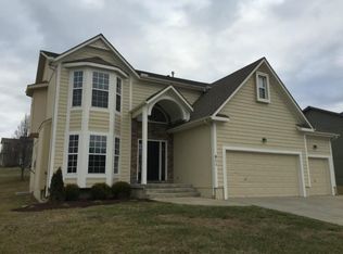 811 N Diane Dr, Olathe, KS 66061