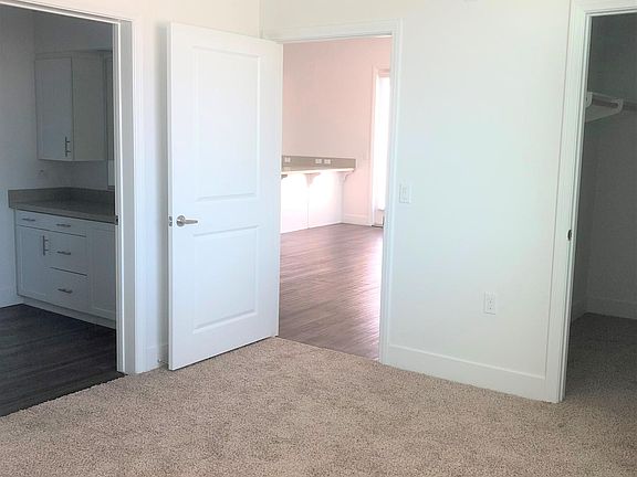 4th image of 4142 Adams Ave APT 216
