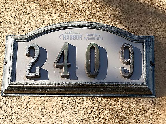 2nd image of 2409 Rockefeller Ln APT C