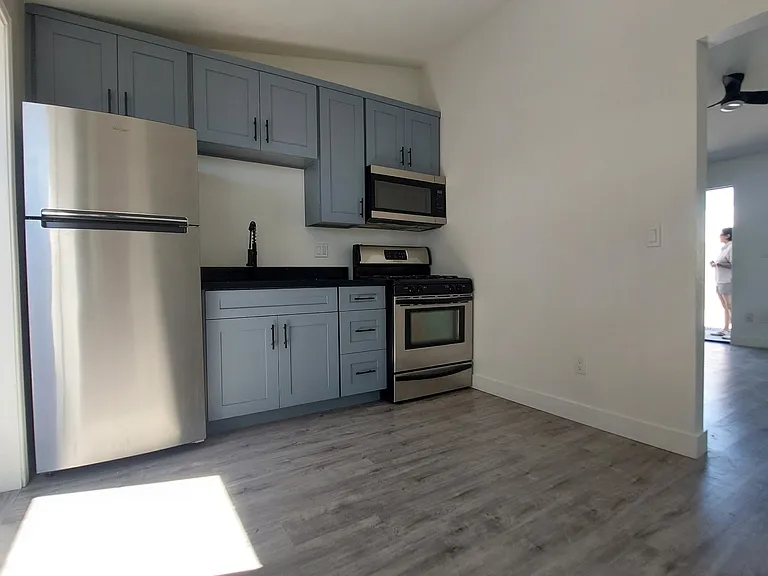 1917 E Monroe St #1 — Photo 10