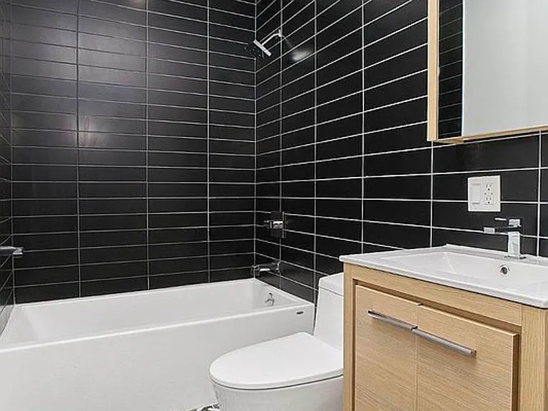 3215 Clarendon Rd #4F — Photo 5