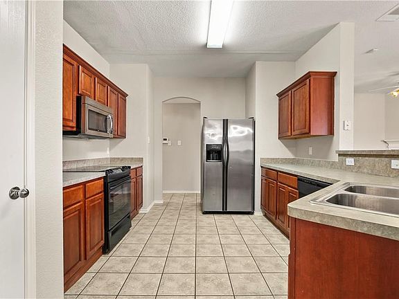 3rd image of 1304 Pepperfield Ct