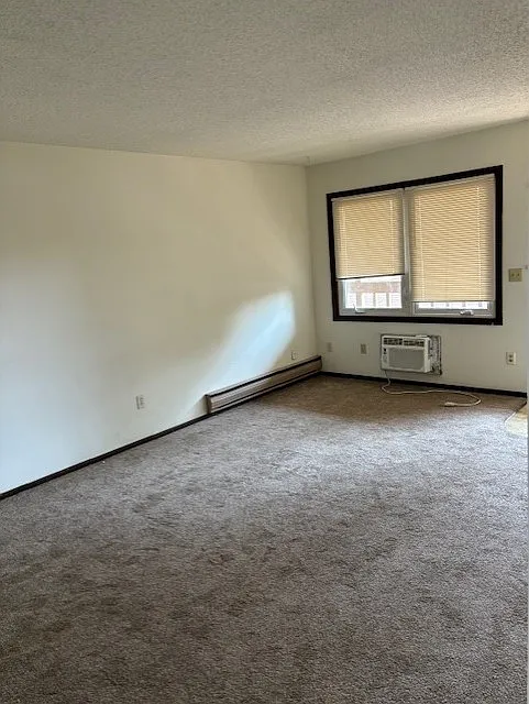 2 bed, 725 sqft, $850 — Photo 2