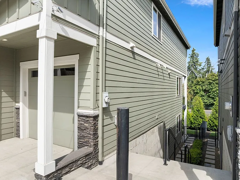 12578 SE 27th Ave — Photo 1