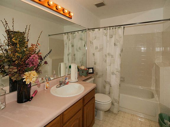 2nd Bathroom