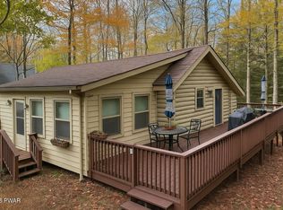 233 N Gate Rd, Lake Ariel, PA 18436