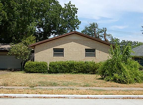 3rd image of 1305 Bardfield Ave