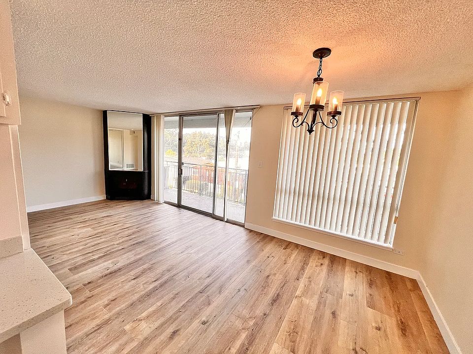 1st image of 2165 Carlmont Dr APT 302