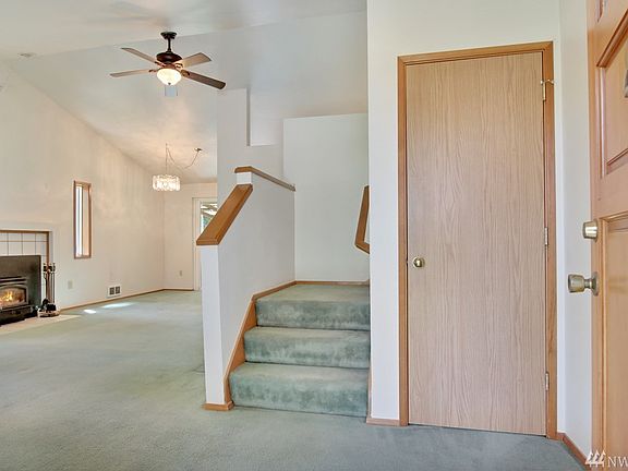 3rd image of 11404 206th Avenue Ct E