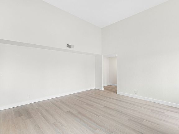 3rd image of 8831 Van Nuys Blvd APT 203