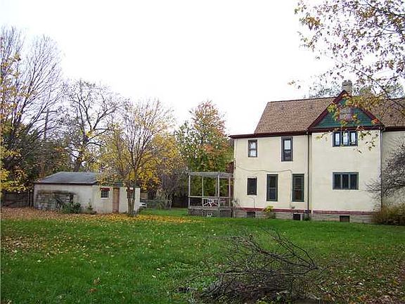 3rd image of 1140 Franklin Ave #1140-1142