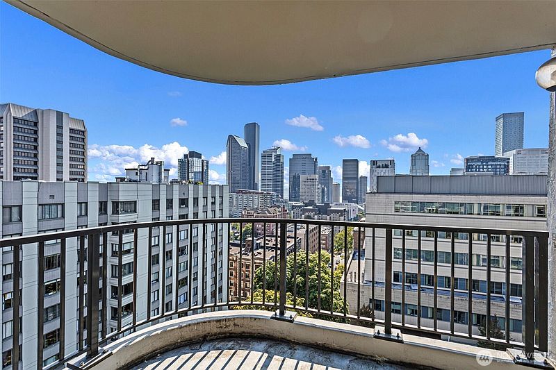 4th image of 1120 Spring Street #1404