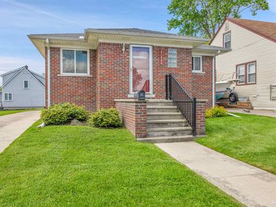 22440 Beach St, Saint Clair Shores, MI, 48081