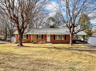 830 Delmonte Dr, Winston Salem, NC 27106