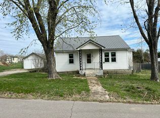 131 W South St, Hartville, MO 65667