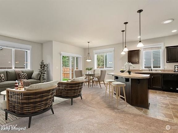 5th image of 9107R 193rd Street Ct E