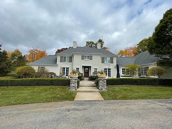 3rd image of 1360 Springhouse Dr NE