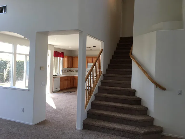671 Bennett Ave — Photo 8