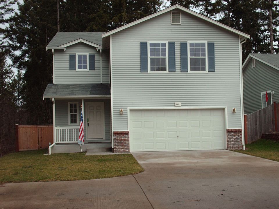Perfact 2 story Open concept home with possable/4 bed room or in home office.