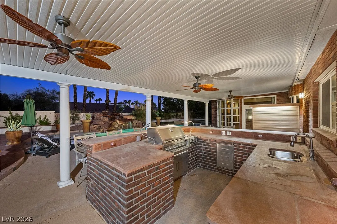 3 bed, 5.0 bath, 3847 sqft, $7,250 — Photo 4