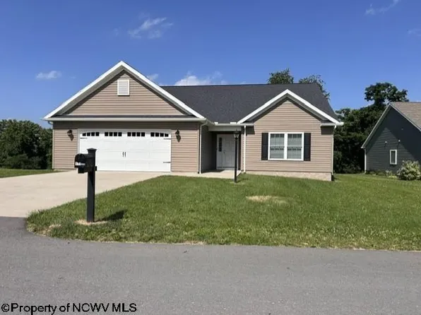 111 Charolais Cir, Fairmont, WV 26554