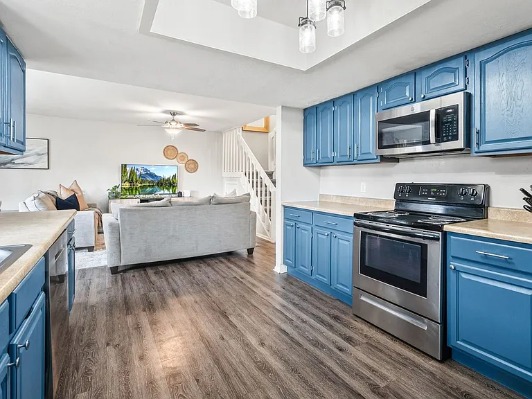 1080 S Yampa St — Photo 7