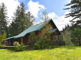 69729 Delview Rd, North Bend, OR 97459