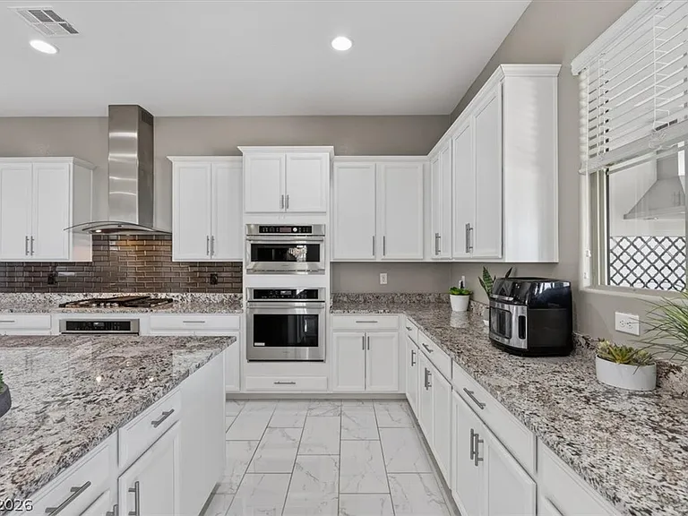 320 Highspring St — Photo 19