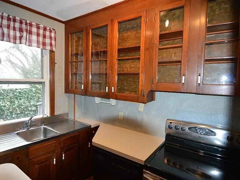 118 Franklin St #1 — Photo 6