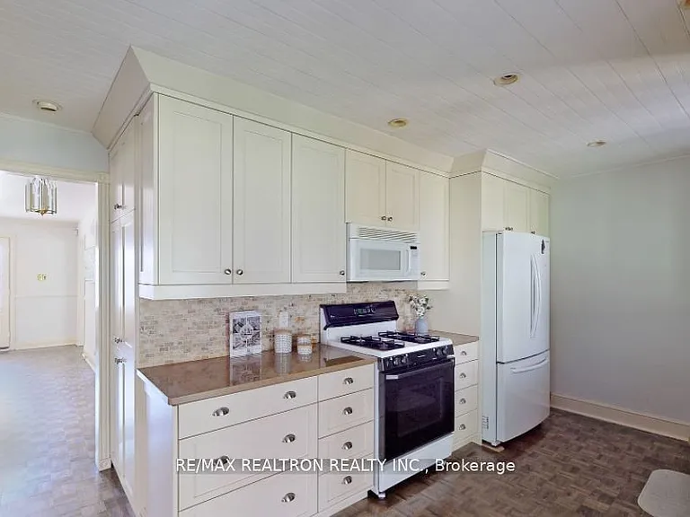 38 Chant Cres — Photo 12