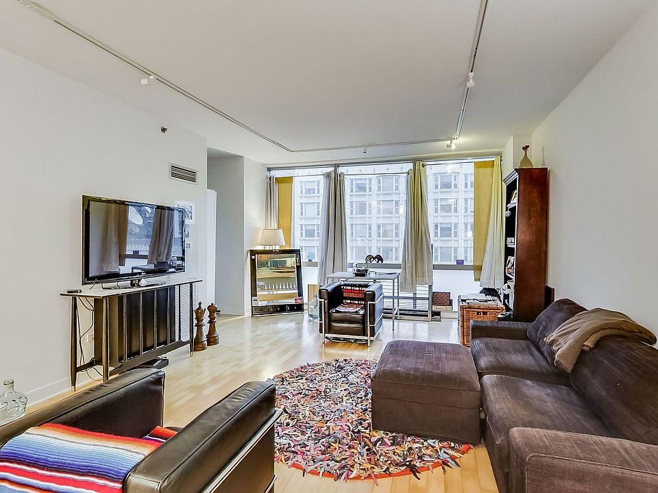 1st image of 8 E Randolph St Unit 1007