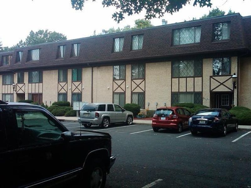1st image of 192 Burnett Ave APT 10