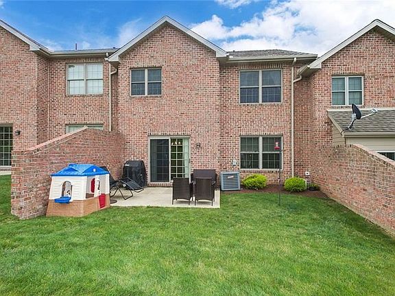 2nd image of 1004 Saint Andrews Ct