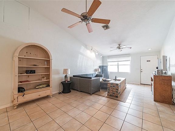 4th image of 2127 Barcelona Dr