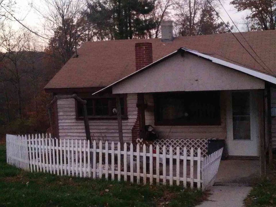 2nd image of 4555 Spring Rd