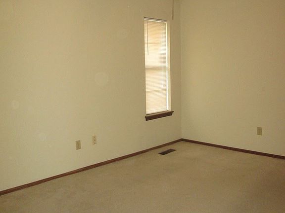 5th image of 1913 Crystal Cir