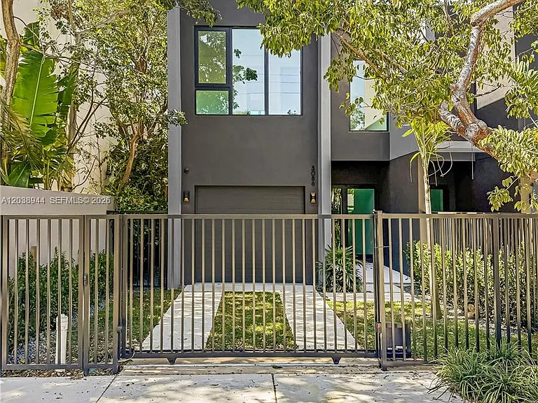 3086 Indiana St — Photo 26
