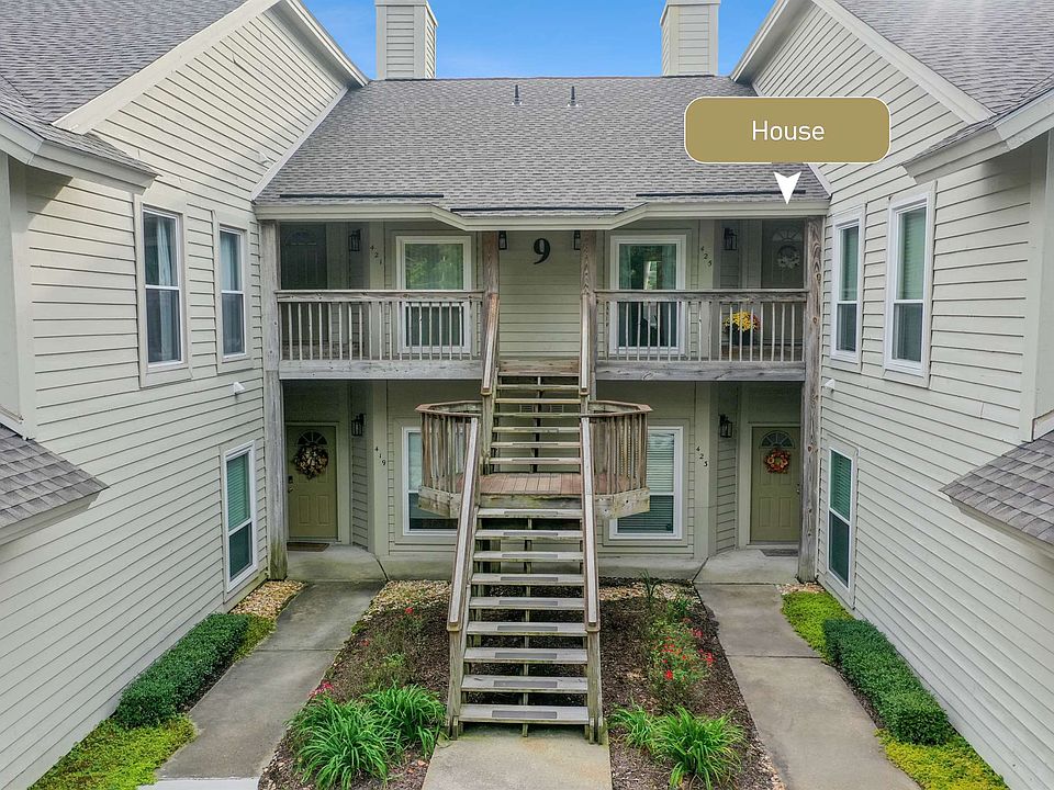 1st image of 425 E Lake Cir