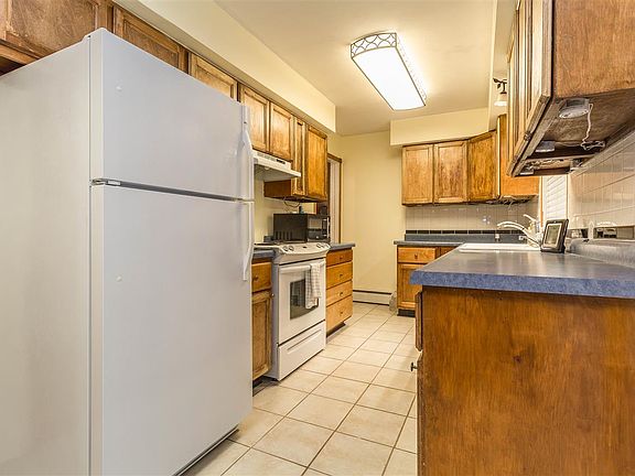 5th image of 4255 Oak St