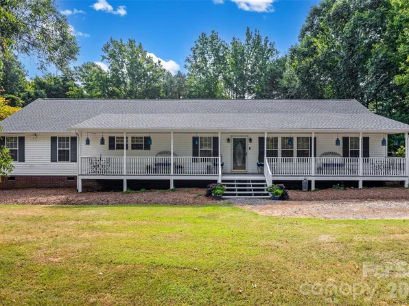 15715 Youngblood Rd, Charlotte, NC 28278